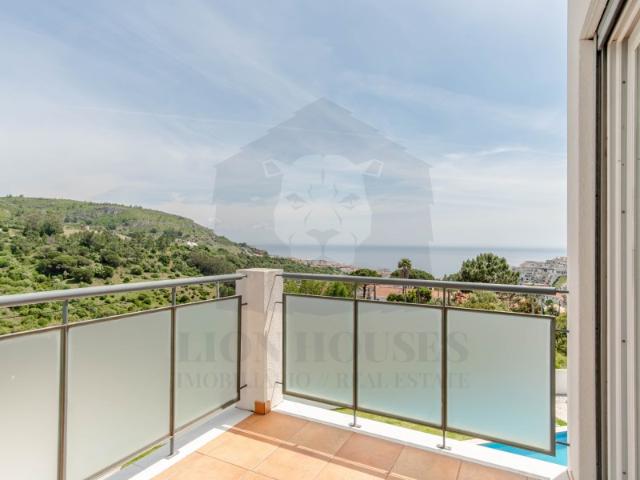 Apartamento T2 com vista mar e piscina em Sesimbra