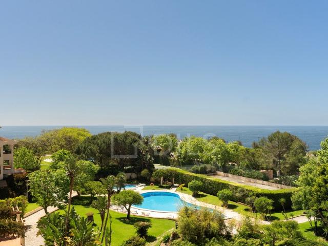 Apartamento T2 com vista mar, em condomínio privado Cascais