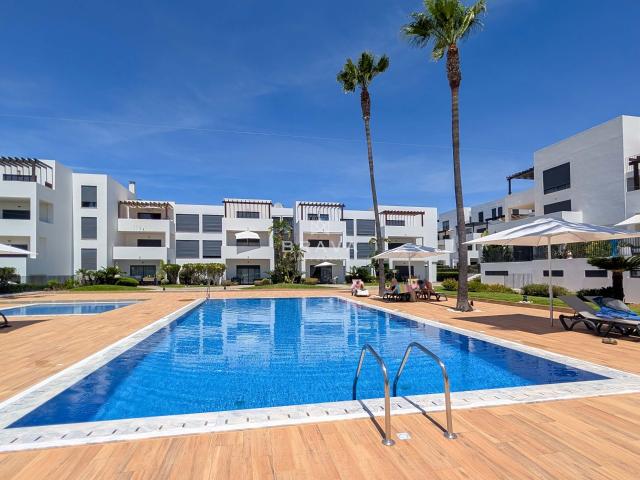 Apartamento T2 com vista mar, garagem e arrecadação no Condomínio Vila Rosa em Vilamoura