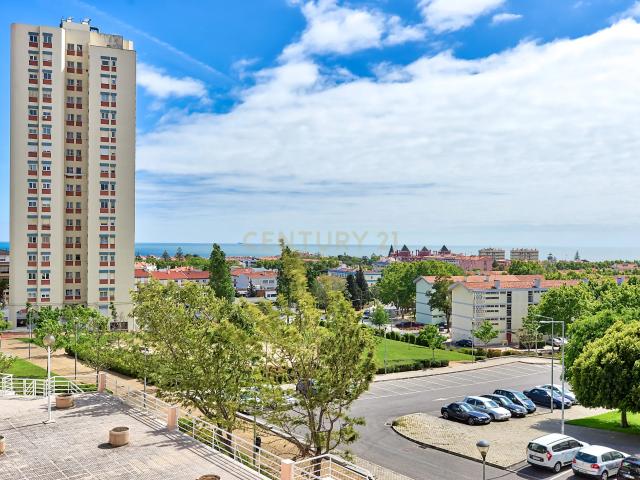 Apartamento T2 com Vista Mar, 2 lugares de garagem na Parede, Cascais