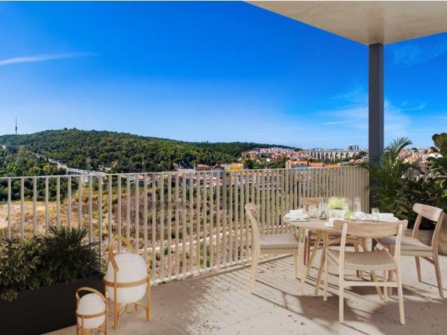Apartamento T2 com Vista Soberba para Venda em Campo de Ourique, Li.