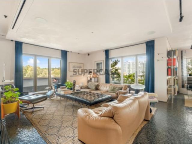 Apartamento T2 com vista, Restelo, Lisboa