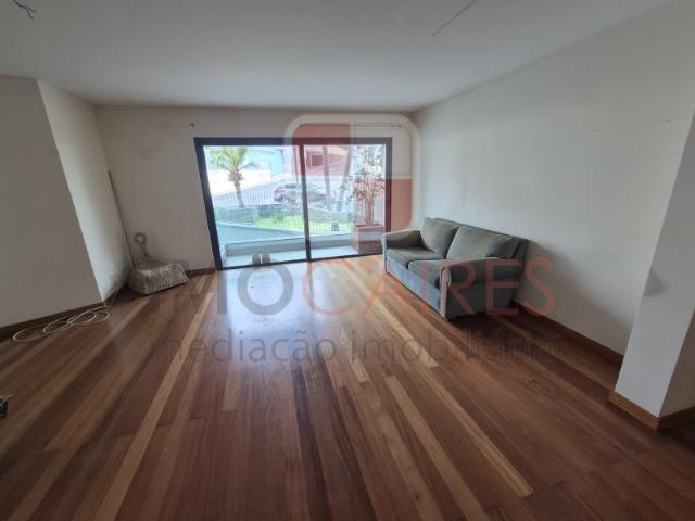 Apartamento T2 como novo, em Santa Luzia, zona privilegiada