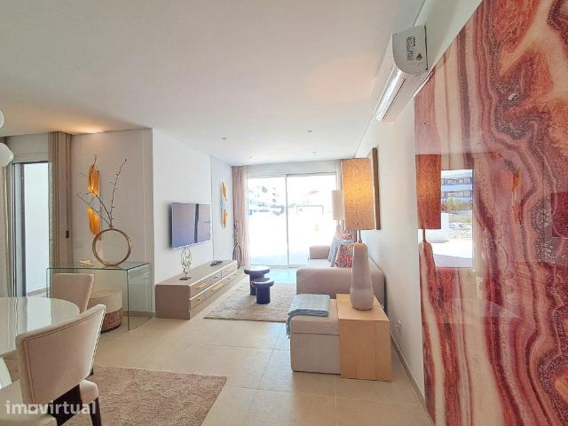 Apartamento T2, condomínio com piscina, perto da praia, Vilamoura.
