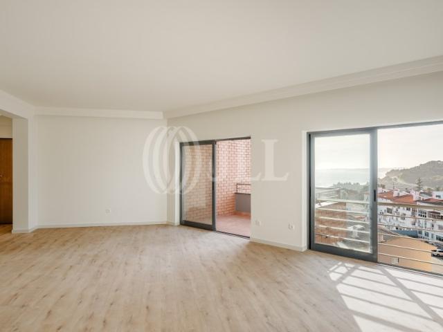 Apartamento T2, condominio fechado com piscina e jardim