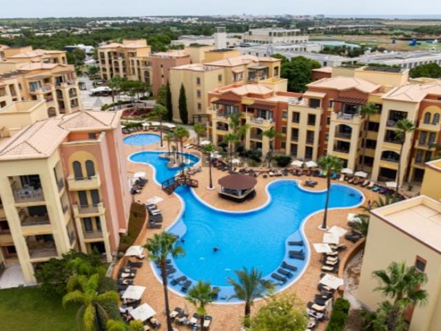 Apartamento T2, condomínio, piscina e garagem, Vilamoura, Algarve