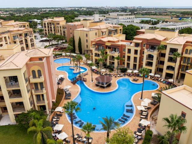 Apartamento T2, condomínio, piscina e garagem, Vilamoura, Algarve
