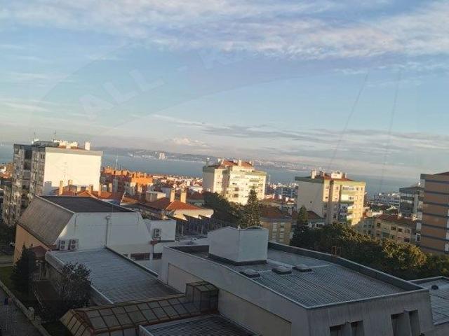 Apartamento T2 c/vista mar, Oeiras