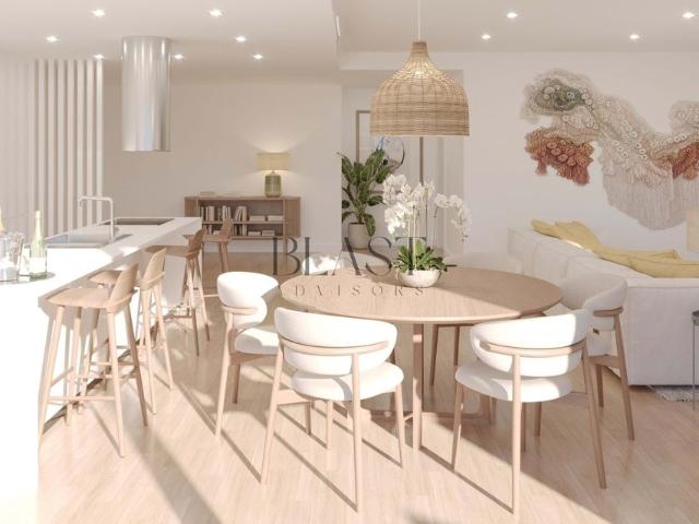Apartamento T2 de 127.95 m2 com terrao e vista junto ao Rio Tejo, em
