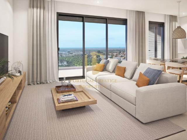 Apartamento T2, de 1. º andar, com varanda e muita luminosidade num empreendimento com piscina em Tavira
