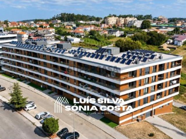 Apartamento T2 de 2022 | Último Andar | Garagem Fechada | Varandas Lourosa, Feira
