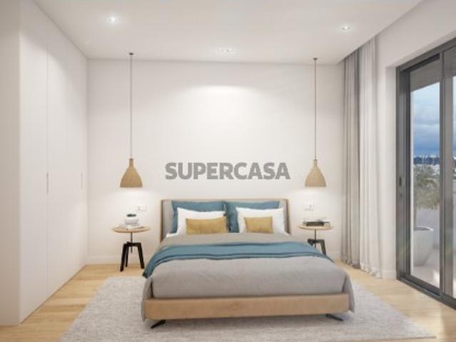Apartamento T2, de 2.º andar, com duas varandas e muita luminosidade num empreendimento com piscina em Tavira