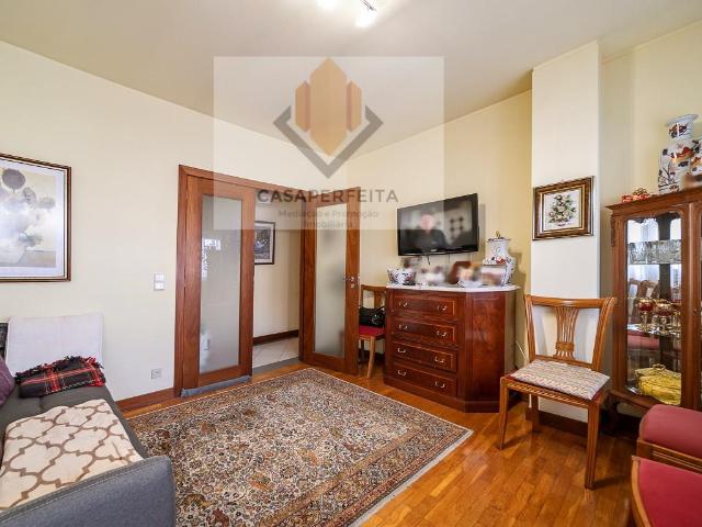 Apartamento T2 de 2 Frentes com Lugar de Garagem Vilar do. 68m² Oliveira Do Douro