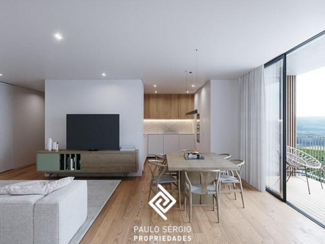 Apartamento T2 de alto luxo no Centro de Santa Maria da Feir. 105m² Feira