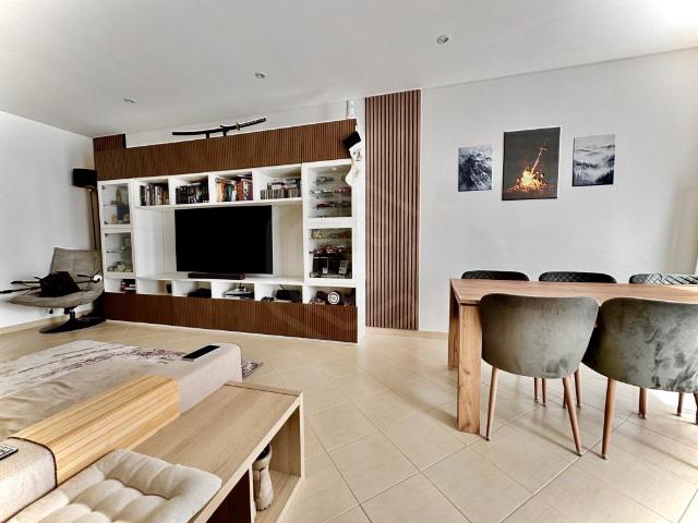 Apartamento T2 de arquitetura moderna inserido em condomínio. 80m² Tavira Santiago