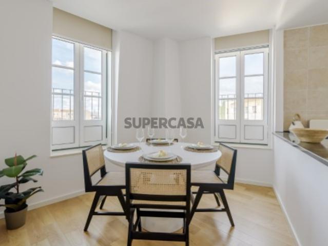 Apartamento T2 de luxo Mobilado Campo de Ourique
