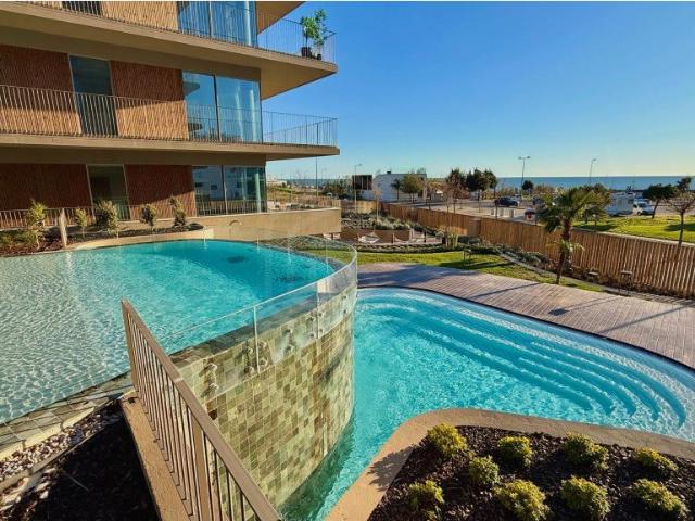 Apartamento T2 de luxo na primeira linha da Praia de Quartei. 81m² Quarteira