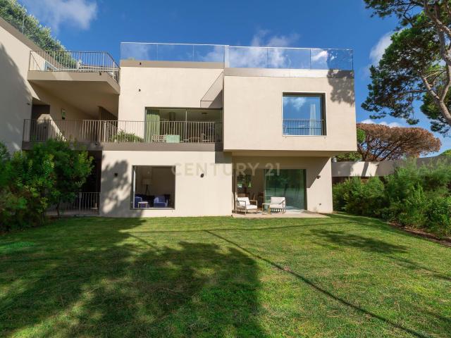 Apartamento T2 de Luxo na Quinta da Marinha Cascais