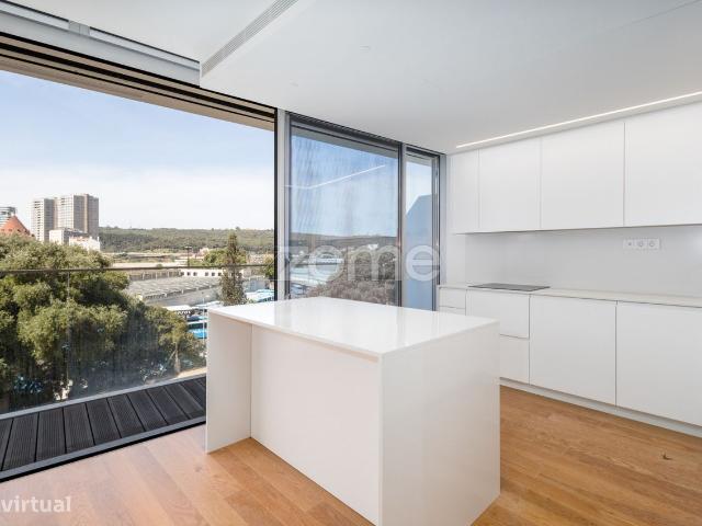 Apartamento T2 de Luxo nas Laranjeiras em Lisboa