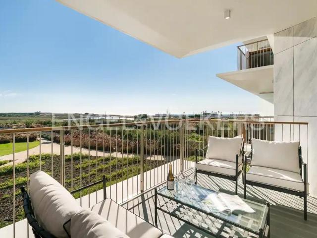 Apartamento T2 de luxo a 50m da praia, vendido mobilado 116m² Armação De Pêra