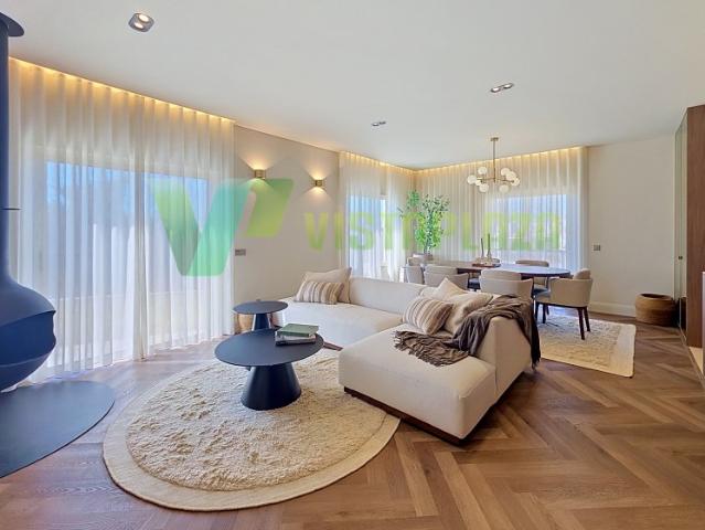 Apartamento T2 de Luxo com Terraço na Urbanização Boca do Rio, Lagoa Algarve