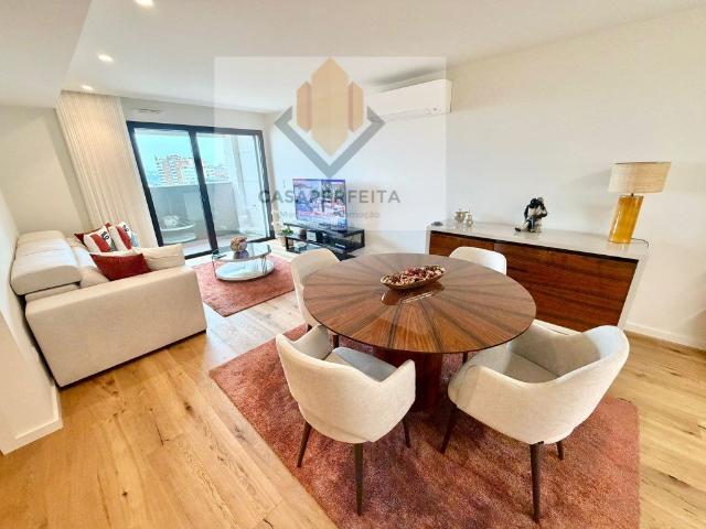 Apartamento T2 de Luxo com Varanda, Lugar de Garagem e Arrum. 89m² Vila Nova De Gaia Santa Marinha