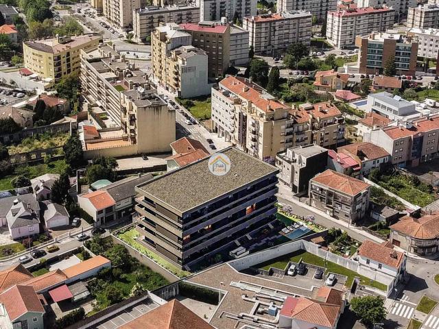 Apartamento T2 de luxo em condomínio exclusivo – Páteo 1896