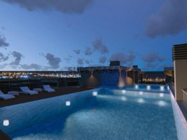 Apartamento T2 de Luxo, Piscina e Vista Panorâmica Mar