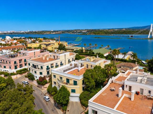 Apartamento T2 de Luxo | 123 m² + Terraço | Boca do Rio Resort | Estômbar, Lagoa