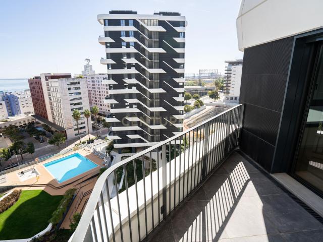 Apartamento T2 Distrikt Parque das Nações Condomínio Fechado com Piscina e Vista Rio