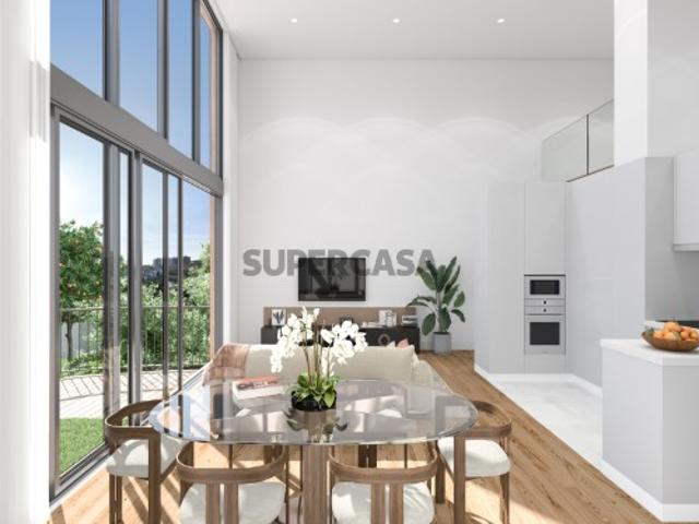 Apartamento T2 duplex, com jardim em novo empreendimento em Carnaxide