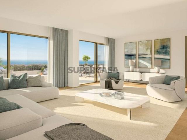 Apartamento T2 Duplex com varanda e estacionamento em Sesimbra, Setúbal