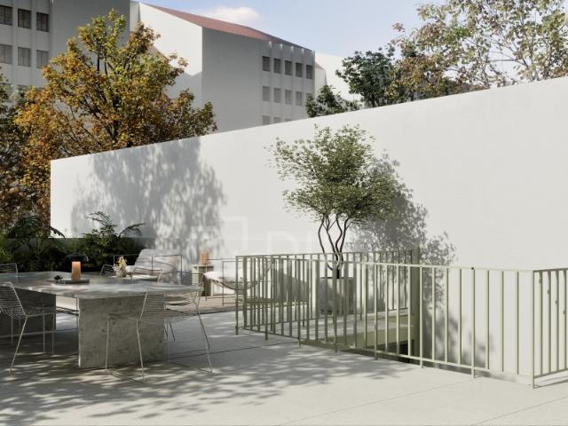 Apartamento T2 duplex com varanda na Baixa do Porto