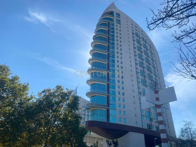 Apartamento T2 Duplex com vista rio em zona nobre de Lisboa