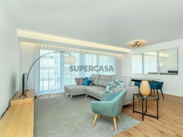 APARTAMENTO T2 DUPLEX MOBILADO, ULTIMO PISO COM VARANDAS E GARAGEM, CAMPO 24 DE AGOSTO, PORTO