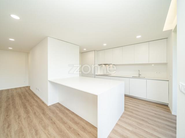 Apartamento T2 duplex novo com elevador e garagem em Ponte de Lima