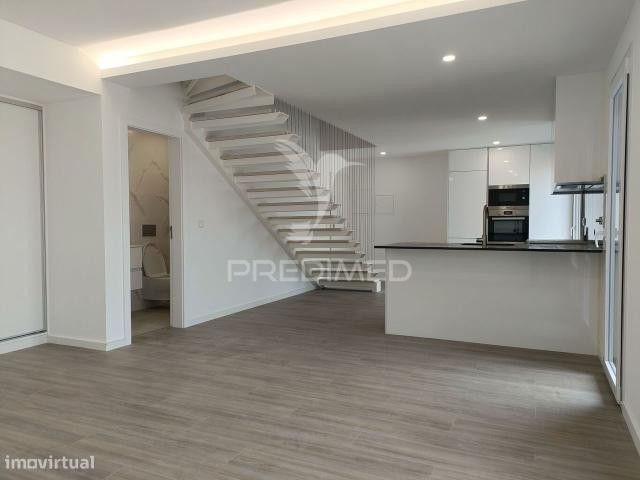Apartamento T2 Duplex Novo em Amora
