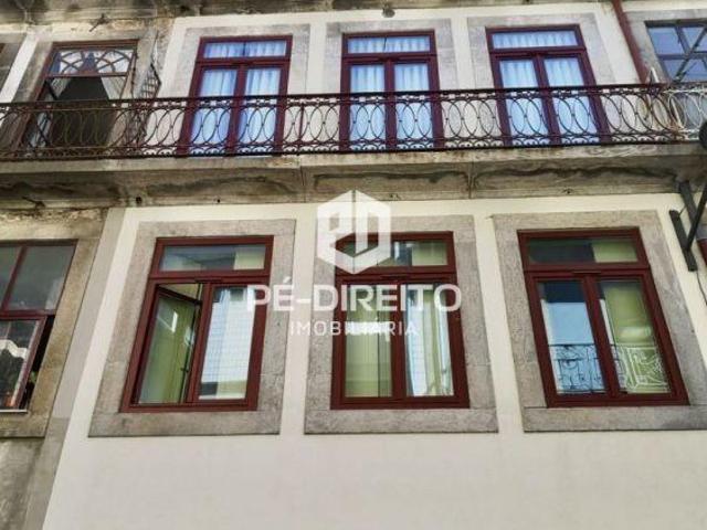 Apartamento T2 duplex na baixa do Porto | 26083639399