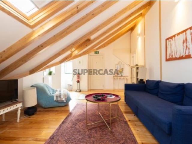 Apartamento T2 elegante e moderno localizado na Rua dos Fanqueiros LICENÇA AL PODERÁ SER INCLUÍDA NA COMPRA!