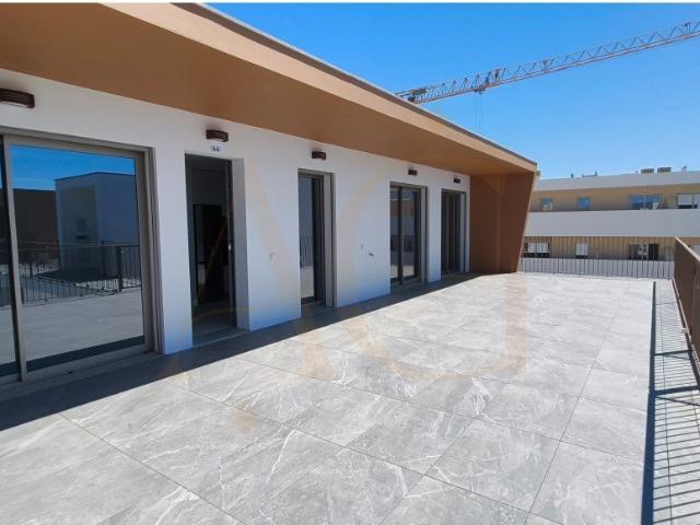 Apartamento T2 em ultimo andar com piscina e garagem em Caba. 0m² Cabanas de tavira