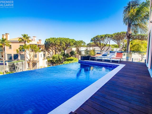 Apartamento T2 em Vale do Lobo, com excelentes áreas, acabam. 183m² Almancil