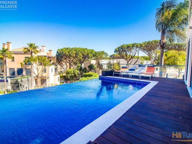 Apartamento T2 em Vale do Lobo, com excelentes áreas, acabamentos de qualidade e amplo terraço privativo com piscina. | 26074089122