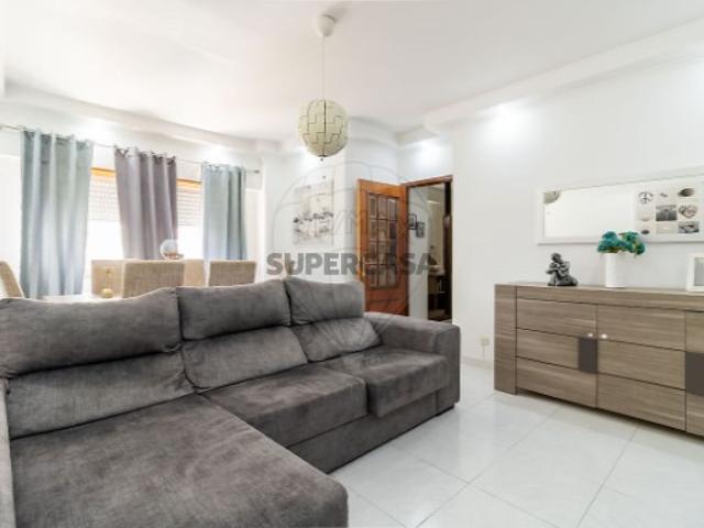 Apartamento T2 em Vialonga