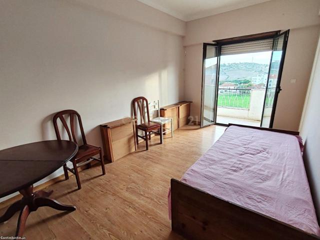 Apartamento T2 em Vialonga