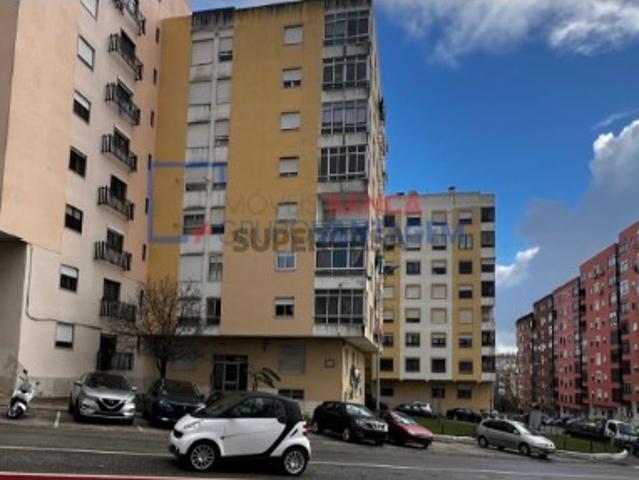 Apartamento T2 em Cacém e São Marcos