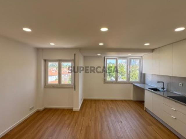 Apartamento T2 em Agualva e Mira Sintra