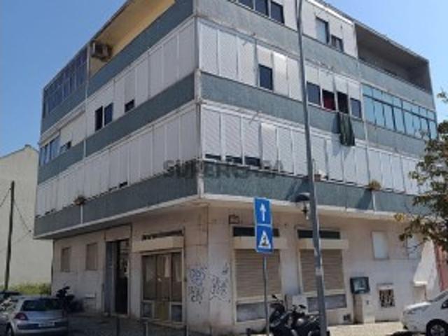 Apartamento T2 em Águas Livres