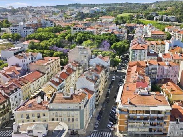 Apartamento T2 em Alcântara