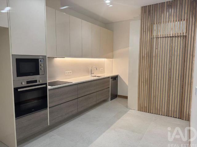 Apartamento T2 em Alcobaça e Vestiaria de 98,00 m²