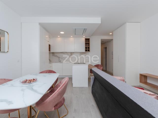 Apartamento T2 em Alfama/Santa Apolónia